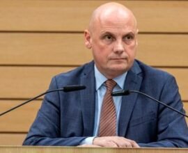 baden wurttemberg landtagsvizepr sident bekennt sich zu hakenkreuz skandal und tritt zuruck D9295ghG