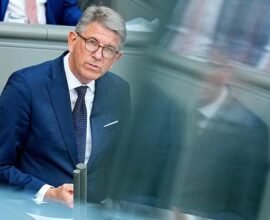 bieterrennen um prosiebensat1 regierung kritisiert mogliche berlusconi ubernahme von prosiebensat1 C1jjOO9O