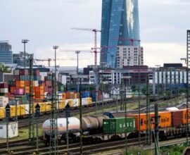 europ ische zentralbank ezb stoppt zinssenkungen leitzins bleibt bei 20 prozent KE8RJdrZ