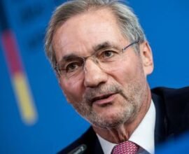 ex spd chef matthias platzeck verteidigt regelm ige russlandreisen als aktive diplomatie Ls3DtBP5
