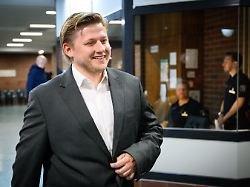 nach witz uber trump attentat berliner gericht spricht el hotzo frei 0 7NHeqcCB