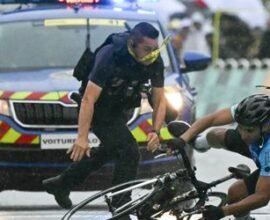 tour de france bew hrungsstrafe fur mann der vor den sprintern uber die ziellinie radeln 7MZIR4kT
