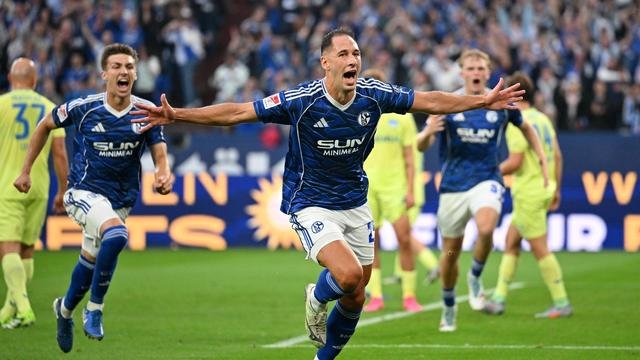 2 bundesliga schalke gewinnt zweitligaauftakt gegen hertha hBHDInCc
