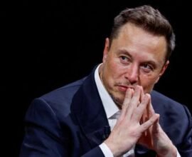 app store elon musk droht apple mit klage wegen benachteiligung von x und grok HhTiLDHb