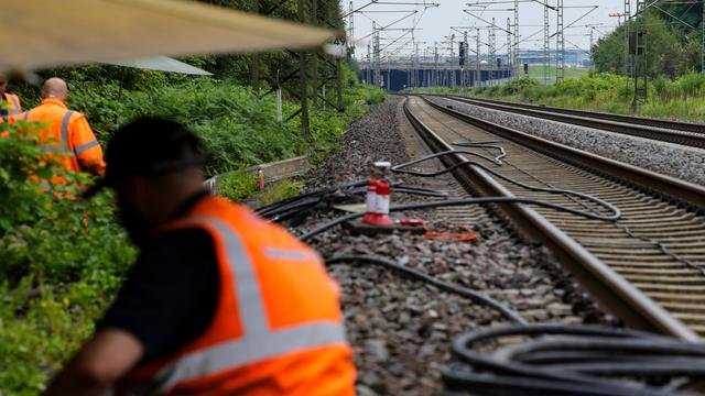 brandanschl ge auf die deutsche bahn was uber die mutma lichen brandanschl ge auf die bahn bekannt UeHu1w9D