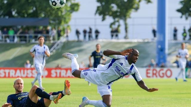 dfb pokal schalke spieler antwi adjei erstattet anzeige nach rassismus vorfall vsClMTY6