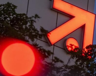 fernsehkonzern prosiebensat1 fuhrung spricht sich fur ubernahme durch berlusconi aus vhgKDZbl