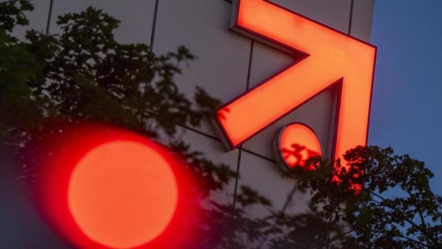 fernsehkonzern prosiebensat1 fuhrung spricht sich fur ubernahme durch berlusconi aus vhgKDZbl