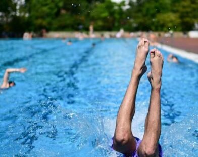 israelische fu ball fans uefa ermittelt nach morder banner von maccabi haifa fans FBTUxg8U
