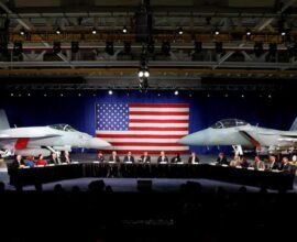 kampfflugzeug werke boeing mitarbeiter treten in streik 7cZsykV2