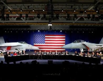 kampfflugzeug werke boeing mitarbeiter treten in streik 7cZsykV2