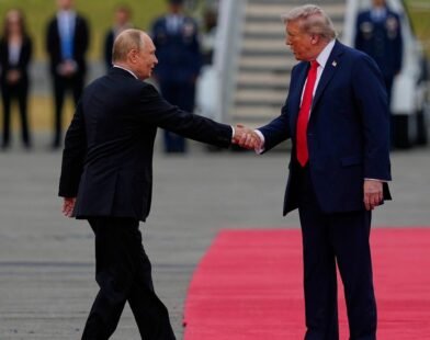 ukraine gipfel putin und trump in alaska ein schauspiel auf dem rollfeld dWvmAOKb