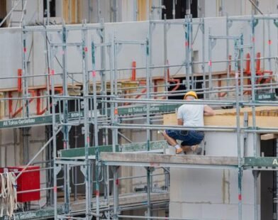 wohnraum behorden stellten im ersten halbjahr wieder mehr baugenehmigungen aus q8ad4Nid